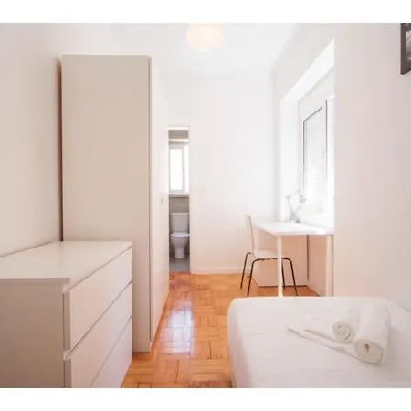 Houze_4 Flat In * Lisbon